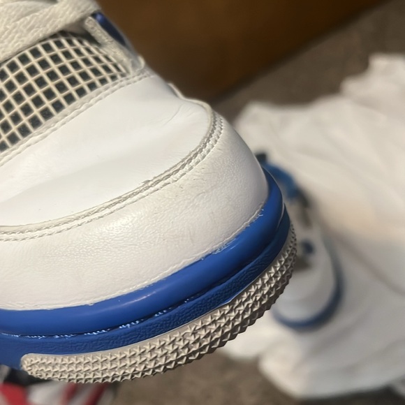 Jordan 4 Motorsport (GS) - Picture 10 of 10